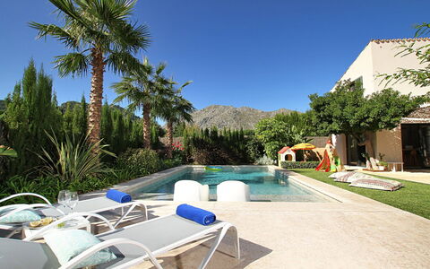 Villa Amaranta: Piscina, Ricorrere, Eco Hotel, Ombrello, Mobili Da Esterno, Hacienda, Tempo Libero, Estate, Lettino, Villa