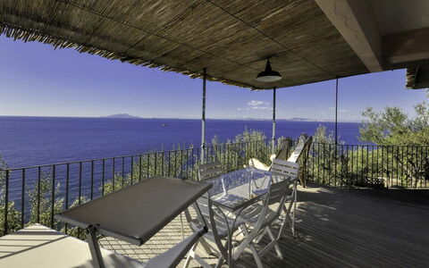 Casa Lubrense: Mare, Balcone, Costiera E Morfologie Oceanic, Sedia, Ricorrere, Costa, Oceano, Shade, Mobili Da Esterno, Eco Hotel