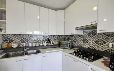 Casa Lubrense: Cucina, Elettrodomestico Da Cucina, Apparecchio Major, Controsoffitto, Cucina Stufa, Interior Design, Stufa, Stufa A Gas, Pavimentazione, Cabinetry