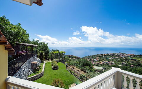 Villa Tortuga: Zona Residenziale, Mare, Costa, Costiera E Morfologie Oceanic, Casa, Oceano, Balcone, Estate, Ricorrere, Eco Hotel