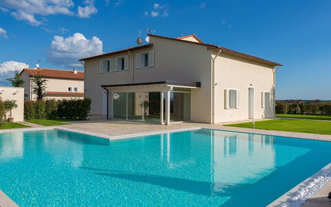 Villa Monsummano: Piscina, Ricorrere, Zona Residenziale, Casa, Materiale Composito, Eco Hotel, Estate, Terme, Shade, Villa