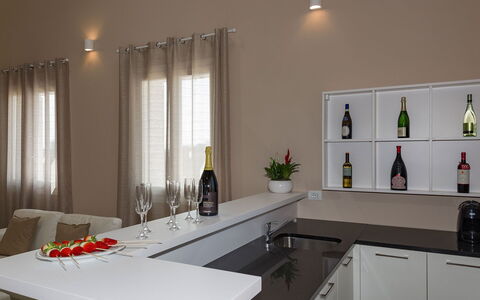Villa Monsummano: Mobilia, Interior Design, Controsoffitto, Illuminazione, Cucina, Soffitto, Casa, Lampada, Pavimentazione, Cabinetry