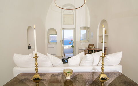 Caldera Suite: Appartamento, Camera Da Letto, Letto, Lampada, Ricorrere, Telaio Del Letto, Hotel, Cuscino, Lampada, Suite