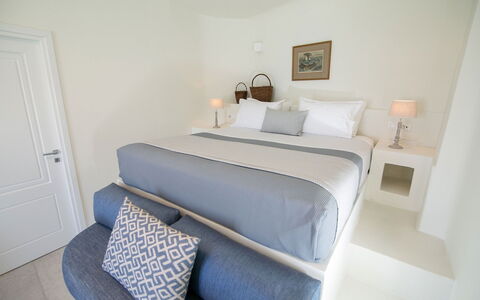 Mide: Mobilia, Interior Design, Pavimento, Legna, Letto, Camera Da Letto, Pavimentazione, Camera, Tessile, Illuminazione