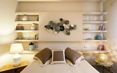 Mulberry House: Mobilia, Interior Design, Parete, Camera Da Letto, Letto, Legna, Soffitto, Casa, Illuminazione, Camera