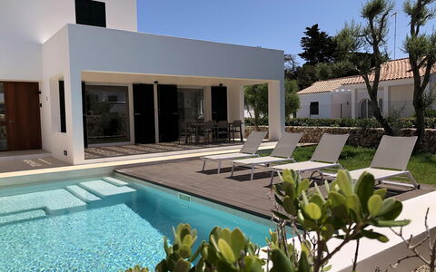 Nure Villa 2: Piscina, Zona Residenziale, Casa, Casa, Porta, Estate, Ricorrere, Materiale Composito, Shade, Eco Hotel