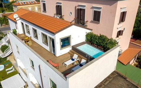 The Ivy Penthouse: Piscina, Zona Residenziale, Casa, Ricorrere, Appartamento, Estate, Eco Hotel, Hotel, Design, Balcone