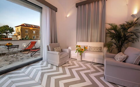 Suite Agave: Mobilia, Pavimentazione, Interior Design, Pavimento, Appartamento, Sedia, Divano, Soggiorno, Vaso Di Fiori