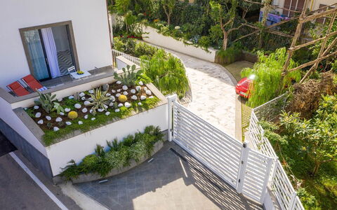Suite Agave: Arbusto, Giardino, Urban Design, Landscaping, Cortile, Backyard, Balcone, Cortile, Passerella