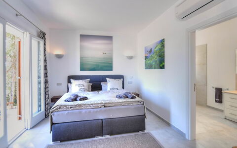 Can Mako: Mobilia, Interior Design, Pavimentazione, Pavimento, Camera Da Letto, Camera, Letto, Soffitto, Tessile, Illuminazione