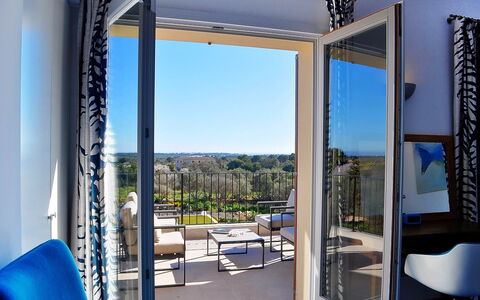Can Mako: Mobilia, Interior Design, Sedia, Appartamento, Bicchiere, Shade, Eco Hotel, Porta A Casa, Balcone, Ricorrere