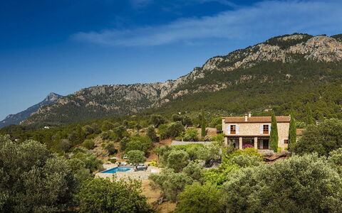 Villa Mallorca: Geografia Montane, Montagna, Collina, Paesaggio, Area Rurale, Casa, Highland, Catena Montuosa, Hill Station, Lotto