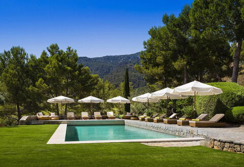 Villa Maggy: Catena Montuosa, Valle, Piscina, Ricorrere, Eco Hotel, Landscaping, Shade, Cresta, Mobili Da Esterno, Lettino
