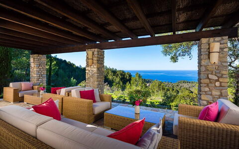 Villa Carlos: Mobilia, Sedia, Mobili Da Esterno, Ricorrere, Giardino, Eco Hotel, Landscaping, Terrazza, Shade, Backyard