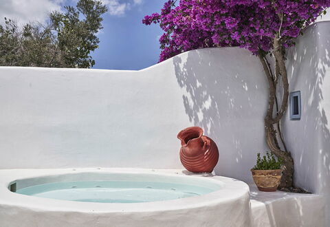 Villa Ivi: Vaso Di Fiori, Materiali Naturali, Shade, Design, Mobili Da Esterno, Pianta Della Casa, Vasca Da Bagno, Idraulico Fixture, Piscina, Ceramica