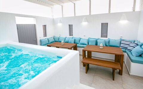 Maison Nica: Pavimento, Mobilia, Piscina, Ricorrere, Tempo Libero, Hotel, Mobili Da Esterno, Design, Shade, Eco Hotel