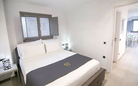 Maison Nica: Interior Design, Camera Da Letto, Letto, Telaio Del Letto, Appartamento, Bedding, Lenzuolo, Hotel, Suite, Cuscino