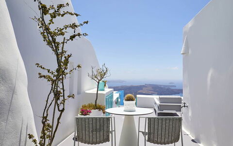 Neli Suite: Mobilia, Sedia, Tavolo, Casa, Appartamento, Cucina & Sala Da Pranzo Tavolo, Balcone, Tavolino Da Caffè, Mobili Da Esterno, Ristorante