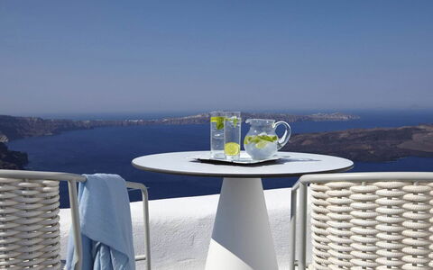 Neli Suite: Mobilia, Tavolo, Tavolo Esterno, Mobili Da Esterno, Mare, Sedia, Oceano, Costa, Tavolino Da Caffè, Shade