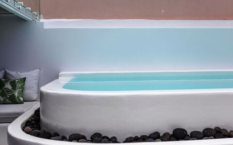 Mansion Orny: Vasca Da Bagno, Idraulico Fixture, Bagno, Materiali Naturali, Vasca Idromassaggio, Hotel, Pianta Della Casa, Idraulico