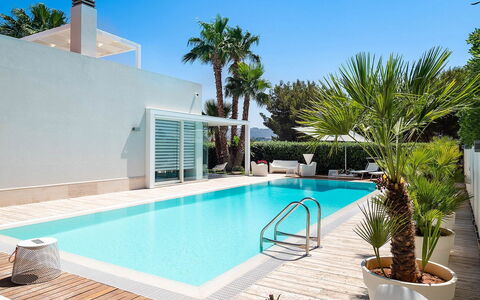 Villa Rossini: Piscina, Ricorrere, Mobili Da Esterno, Eco Hotel, Materiale Composito, Lettino, Tempo Libero, Shade, Hotel, Vaso Di Fiori