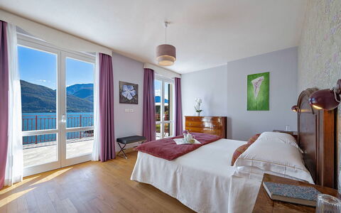 Villa Angela: Mobilia, Interior Design, Pavimentazione, Pavimento, Tessile, Camera, Camera Da Letto, Soffitto, Letto, Appartamento
