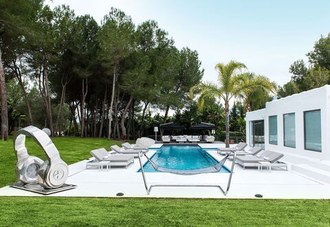 Villa Sound: Piscina, Mobili Da Esterno, Ricorrere, Shade, Giardino, Landscaping, Lettino, Tempo Libero, Design