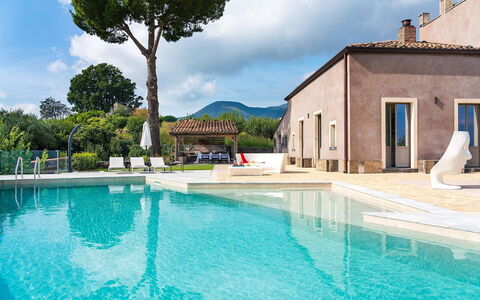 Villa Magical Tower: Piscina, Estate, Ricorrere, Terme, Giochi D'Acqua, Hacienda, Landscaping, Villa, Cortile, Reflecting Pool