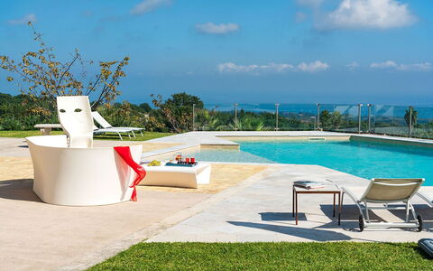 Villa Magical Tower: Mobili Da Esterno, Piscina, Ombrello, Shade, Sedia, Giardino, Ricorrere, Landscaping, Lettino, Eco Hotel