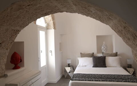 Trulli Maria: Parete, Mobilia, Interior Design, Camera Da Letto, Soffitto, Illuminazione, Camera, Letto, Biancheria, Casa