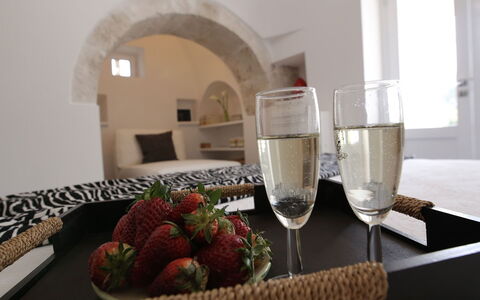 Trulli Maria: Interior Design, Mobilia, Illuminazione, Camera, Cuscino, Lancia Cuscino, Camera Da Letto, Soffitto, Cuscino, Appartamento