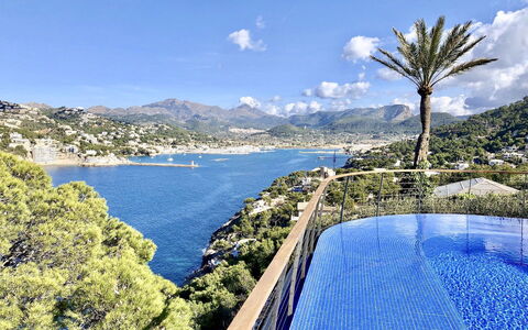 Villa Serrano: Blu, Acqua, Corpo D'Acqua, Costiera E Morfologie Oceanic, Costa, Mare, Attrazione Turistica, Promontorio, Baia