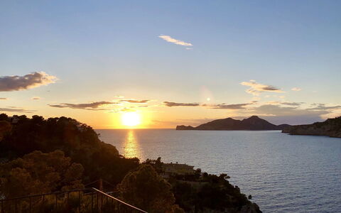 Villa Serrano: Cielo, Acqua, Risorse Idriche, Orizzonte, Crepuscolo, Paesaggio Naturale, Tramonto, Afterglow, Alba, Costa