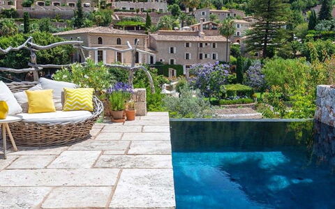 Casa Naomi: Piscina, Mobili Da Esterno, Ricorrere, Giardino, Giochi D'Acqua, Landscaping, Eco Hotel, Villa, Backyard, Sedia