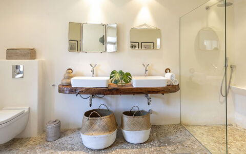 Casa Naomi: Interior Design, Idraulico Fixture, Bagno, Rubinetto, Idraulico, Pavimentazione, Illuminazione, Casa, Lavello, Specchio