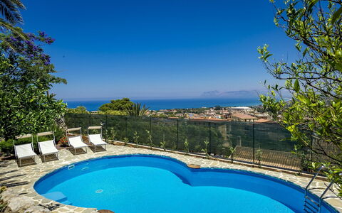 Villa Jamie: Blu, Acqua, Piscina, Ricorrere, Mobili Da Esterno, Mare, Costa, Eco Hotel, Resort Citta ', Hotel