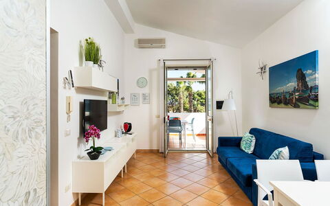 Ippocampo: Pavimentazione, Interior Design, Mobilia, Pavimento, Appartamento, Camera, Casa, Divano, Soffitto, Soggiorno