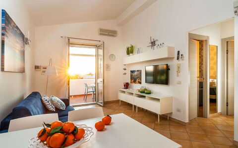 Ninfa: Interior Design, Mobilia, Pavimentazione, Legna, Soffitto, Camera, Pavimento, Appartamento, Soggiorno, Divano