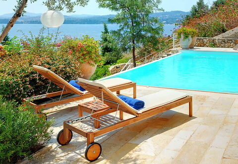 Red Villa: Mobilia, Mobili Da Esterno, Ombrello, Lettino, Piscina, Ricorrere, Sedia, Tempo Libero, Shade, Eco Hotel
