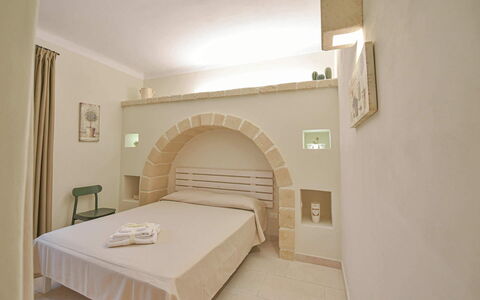 Masseria Ostuni: Parete, Interior Design, Soffitto, Pavimentazione, Pavimento, Mobilia, Camera, Appartamento, Letto, Camera Da Letto