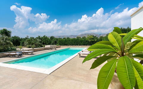 Villa Orangella: Piscina, Ricorrere, Giardino, Landscaping, Shade, Eco Hotel, Tropici, Piastrella, Flagstone
