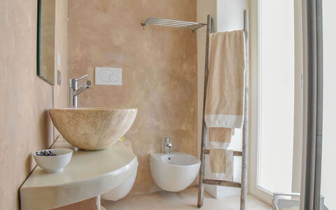 Trulli Martina: Parete, Pavimentazione, Interior Design, Idraulico Fixture, Pavimento, Bagno, Lavandino Del Bagno, Idraulico, Camera, Casa