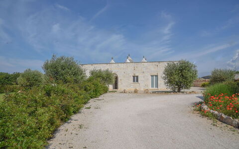 Trulli Martina: Cielo, Estate, Driveway