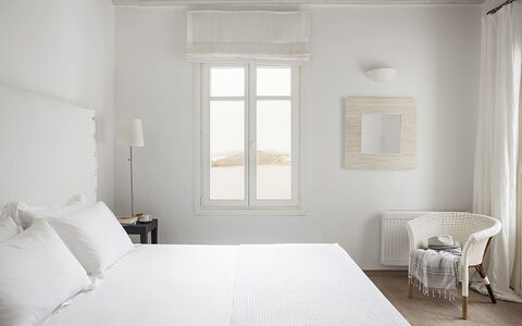 Soleil de Rehnia: Camera Da Letto, Mobilia, Letto, Bedding, Biancheria, Lenzuolo, Interior Design, Tessile, Casa, Pavimento