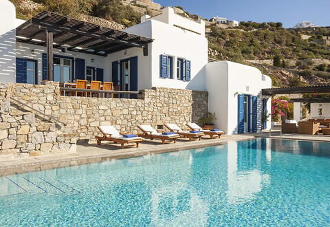 Villa Ariano: Blu, Piscina, Ricorrere, Eco Hotel, Mobili Da Esterno, Sedia, Resort Citta ', Lettino, Villa, Hotel