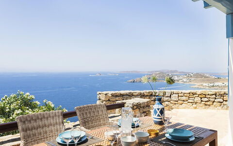 Villa Elpida: Mobilia, Sedia, Mobili Da Esterno, Cucina & Sala Da Pranzo Tavolo, Mare, Tavolo Esterno, Ricorrere, Shade, Costa, Eco Hotel