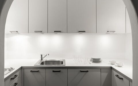 Villa Pinta: Cucina, Controsoffitto, Interior Design, Soffitto, Elettrodomestico Da Cucina, Lavello, Cabinetry, Idraulico Fixture, Cucina Stufa, Apparecchio Major