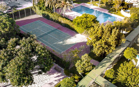 Las Cinco Torres: Acqua, Giorno, Proprietà, Pianta, Luce, Natura, Verde, Urban Design, Albero, Tempo Libero