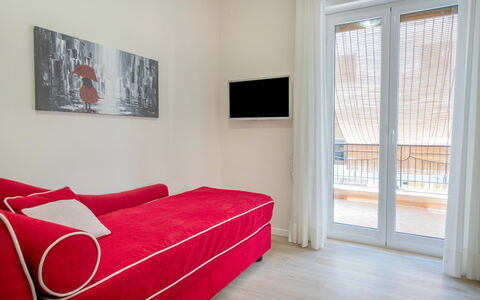 Apartment Bud: Mobilia, Interior Design, Pavimentazione, Pavimento, Legna, Appartamento, Camera, Pavimento In Legno, Casa, Soggiorno
