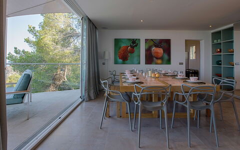 Baloo: Mobilia, Sedia, Interior Design, Cucina & Sala Da Pranzo Tavolo, Tavolo, Legna, Pavimentazione, Sala Da Pranzo, Pavimento, Soffitto